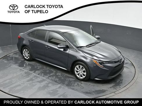 Used 2025 Toyota Corolla LE FWD image 32