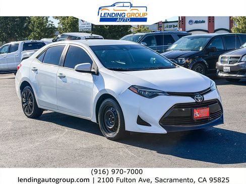 Used 2019 Toyota Corolla LE w/ Carpet Mat Package (TMS) FWD image 5