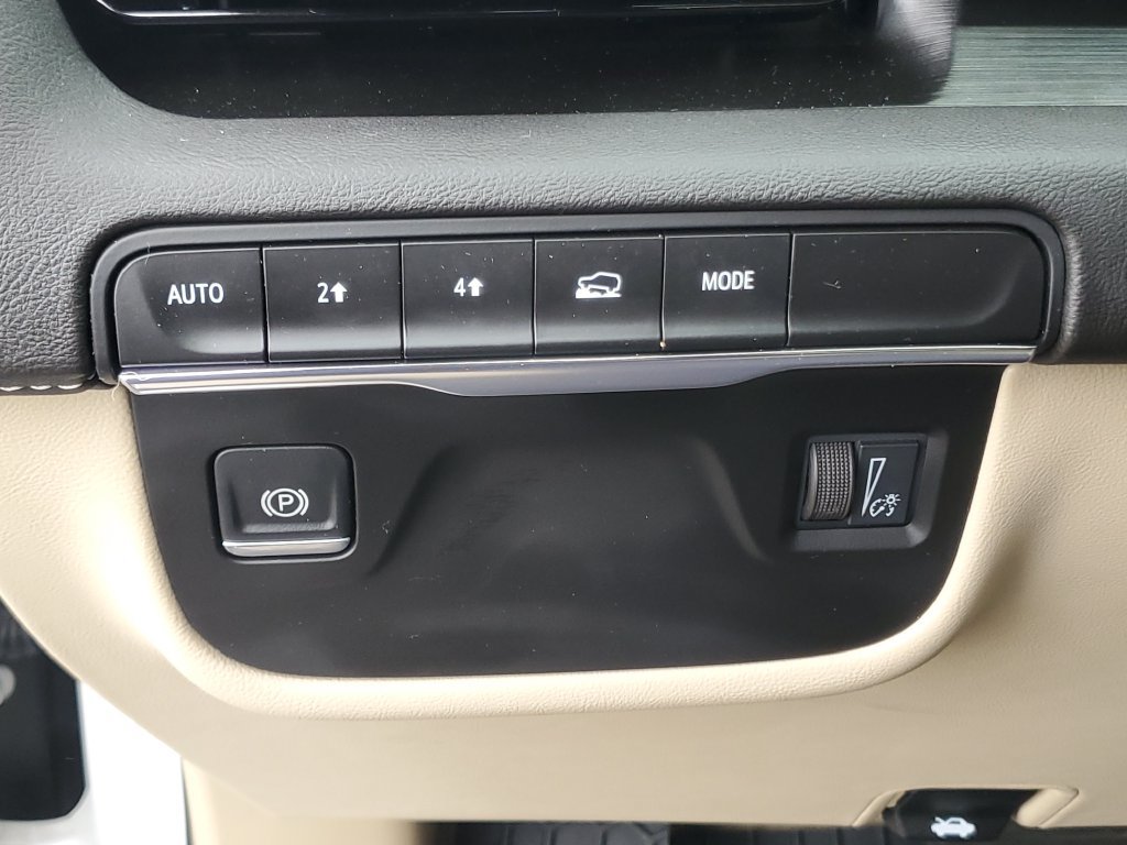 Used 2024 Cadillac Escalade Premium Luxury AWD/4WD image 16