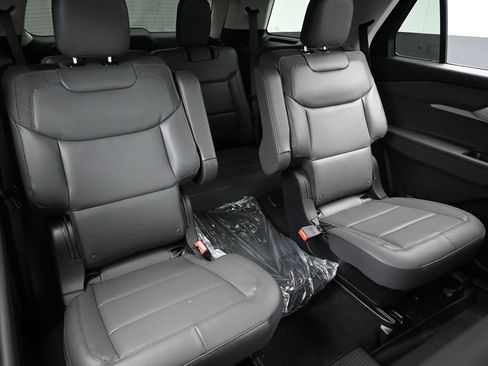 New 2026 Ford Explorer Active w/ Active Comfort Package image 36