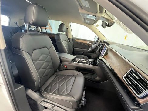 New 2026 Volkswagen Atlas SE image 12