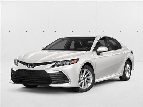 Used 2021 Toyota Camry LE w/ Convenience Package FWD image 1