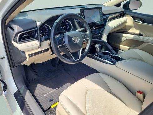Used 2023 Toyota Camry XLE image 14