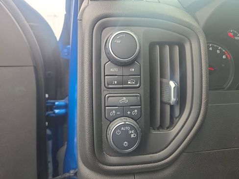 Used 2022 Chevrolet Silverado 1500 Custom image 11