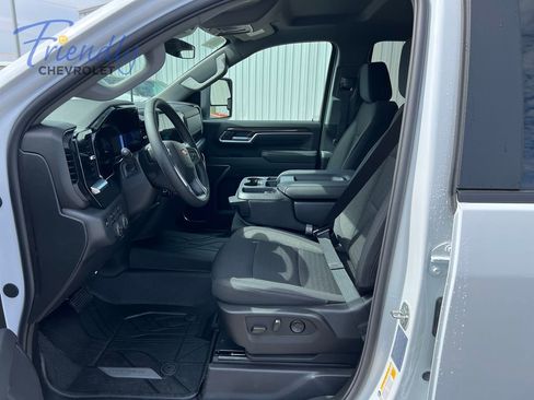 New 2026 Chevrolet Silverado 3500 LT AWD/4WD image 7