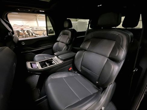 Used 2025 Lincoln Navigator L Reserve w/ Jet Appearance Package image 25