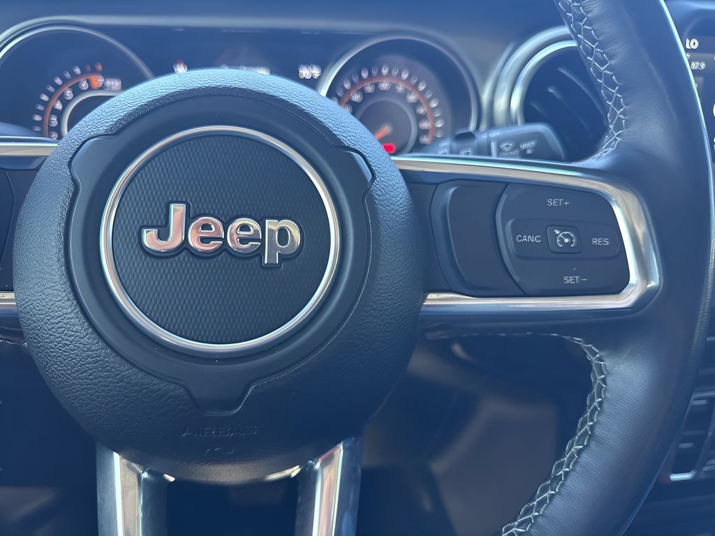 Used 2023 Jeep Wrangler Unlimited Sahara w/ Cold Weather Group AWD/4WD image 16