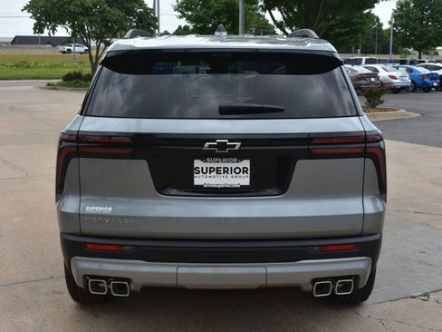 New 2026 Chevrolet Traverse LT w/ Driver Confidence Package FWD image 6