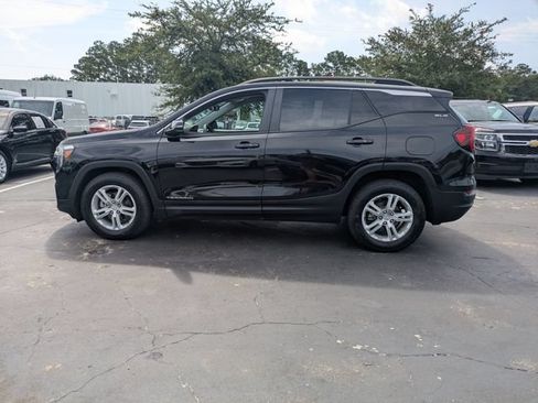 Used 2023 GMC Terrain SLE w/ Driver Convenience Package FWD image 8