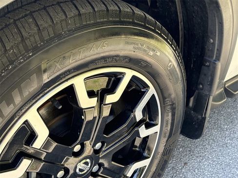 Used 2019 Nissan Pathfinder SL w/ Rock Creek Edition image 9