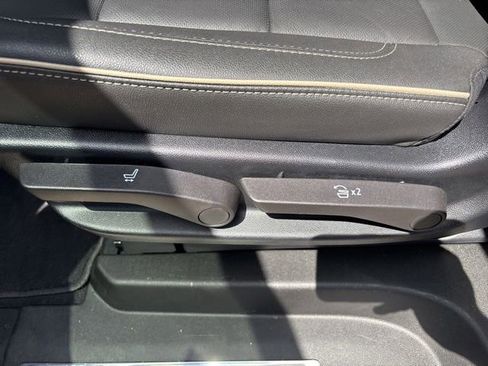 Used 2025 Chevrolet Suburban Premier AWD/4WD image 34