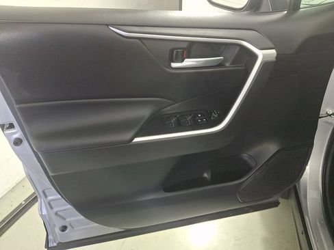 Used 2025 Toyota RAV4 XLE w/ Convenience Package FWD image 15