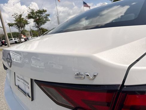 Used 2024 Nissan Sentra SV FWD image 6