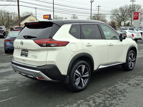 Certified 2023 Nissan Rogue Platinum w/ Platinum Premium Package image 8