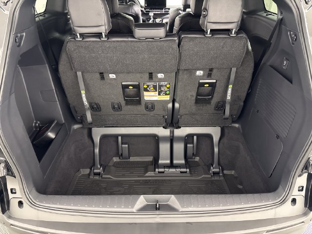 New 2026 Toyota Sienna XLE Woodland Edition AWD/4WD image 36