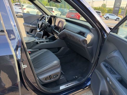 Used 2024 Lexus TX 500h AWD w/ Technology Package image 14