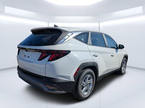 New 2026 Hyundai Tucson SE FWD image 3