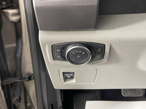 Used 2018 Ford F150 XLT AWD/4WD image 16