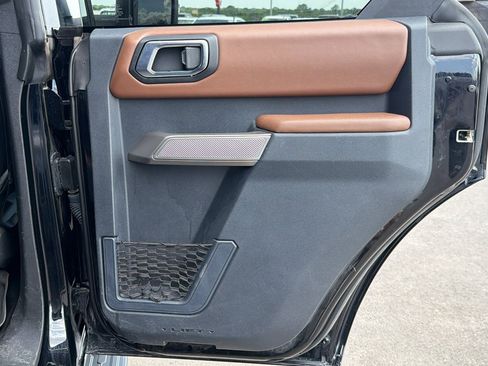 Used 2023 Ford Bronco Outer Banks w/ Sasquatch Package AWD/4WD image 17