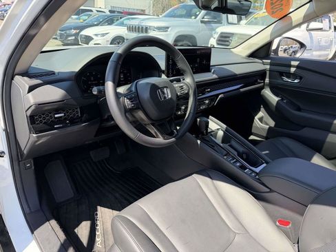Used 2025 Honda Accord EX-L image 18
