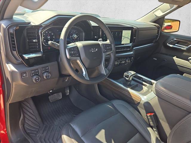 Used 2024 Chevrolet Silverado 1500 LT Trail Boss w/ Convenience Package II AWD/4WD image 10