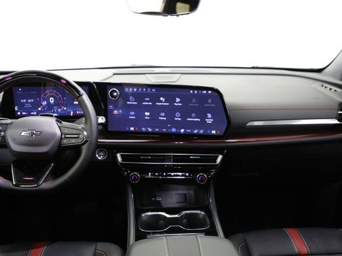 Certified 2024 Chevrolet Traverse RS w/ LPO, Floor Liner Package AWD/4WD image 2