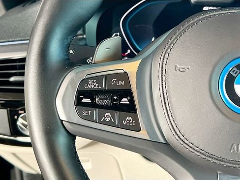 Used 2023 BMW 530e xDrive w/ Premium Package image 16