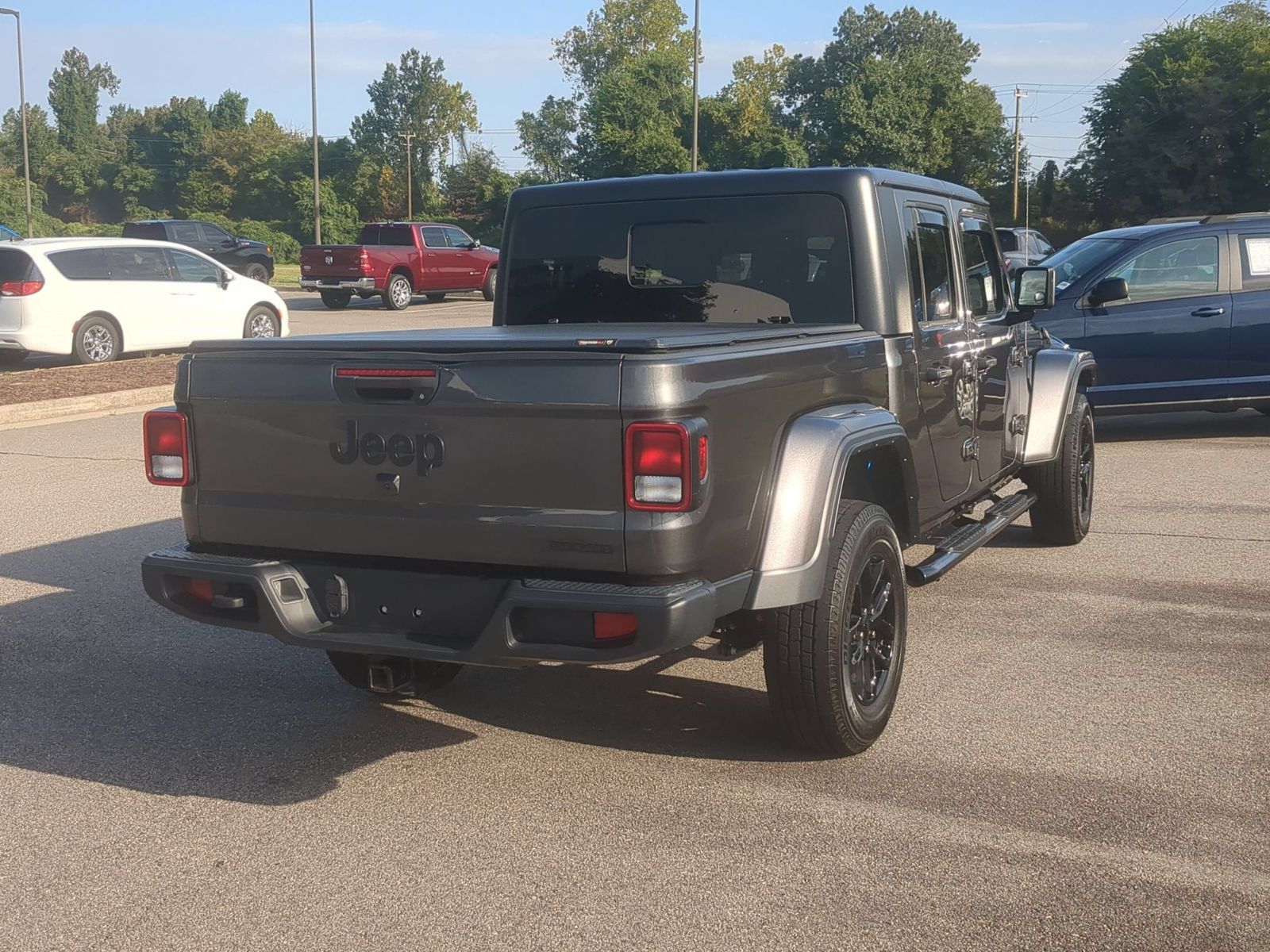 Used 2021 Jeep Gladiator Sport AWD/4WD image 3
