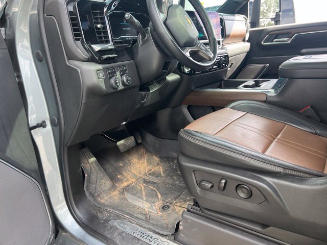 Used 2024 Chevrolet Silverado 2500 High Country w/ High Country Premium Package AWD/4WD image 21