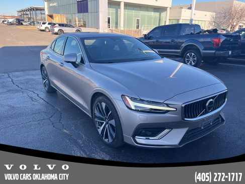 Certified 2023 Volvo S60 B5 Ultimate w/ Climate Package image 3