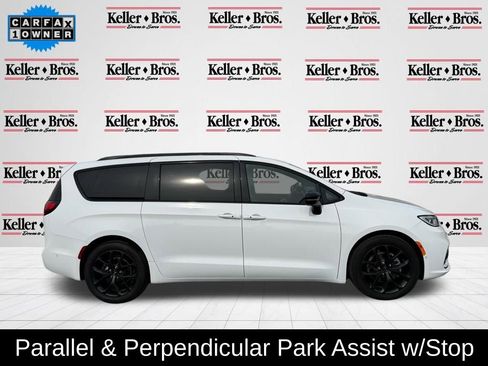 Used 2024 Chrysler Pacifica Limited w/ S Appearance Package image 8