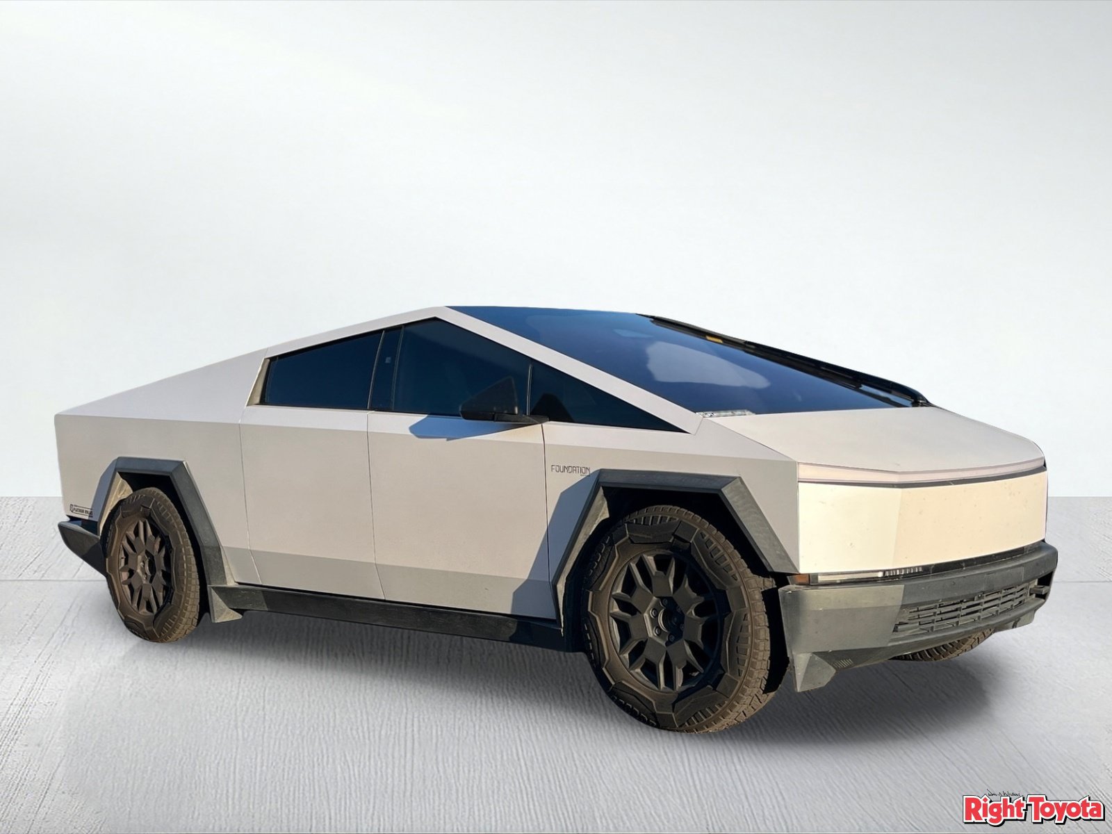 Used 2024 Tesla Cybertruck AWD Crew Cab image 5