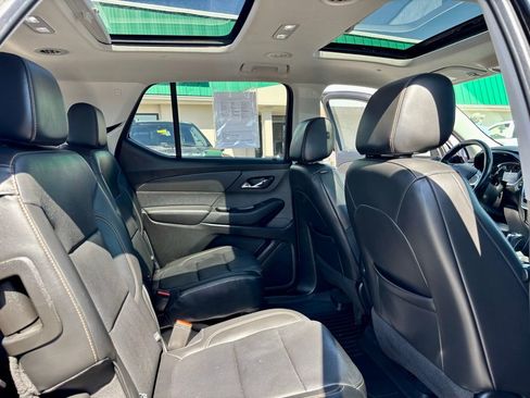 Used 2020 Chevrolet Traverse Premier w/ Redline Edition FWD image 12