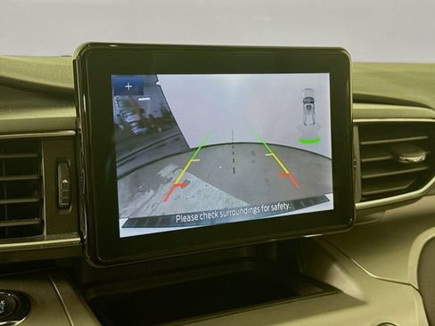 Used 2022 Ford Explorer XLT w/ Equipment Group 202A image 13