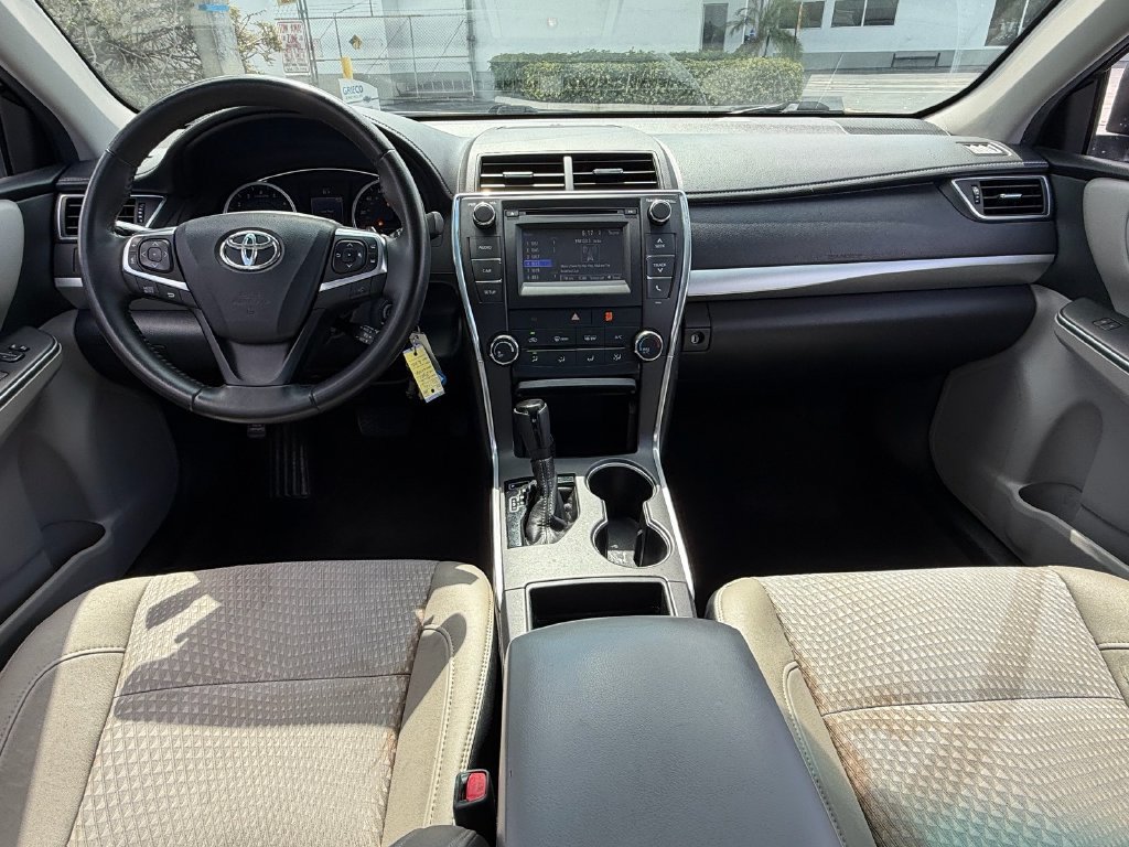 Used 2015 Toyota Camry SE FWD image 13