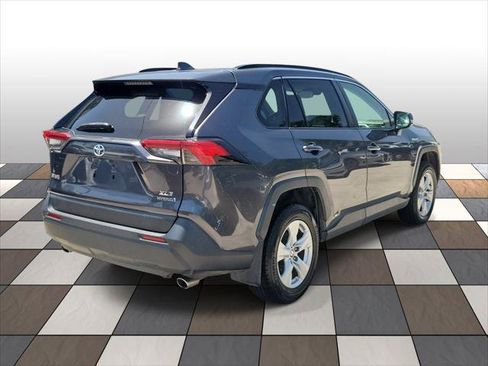 Used 2020 Toyota RAV4 XLE w/ All Weather Liner Package AWD/4WD image 4