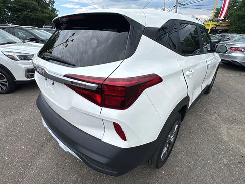 Used 2023 Kia Seltos LX AWD/4WD image 5