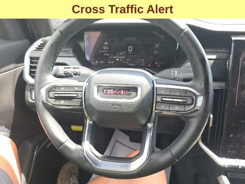 Used 2025 GMC Acadia Elevation AWD/4WD image 11