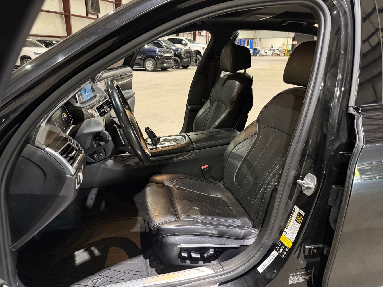 Used 2016 BMW 750i xDrive AWD/4WD image 14