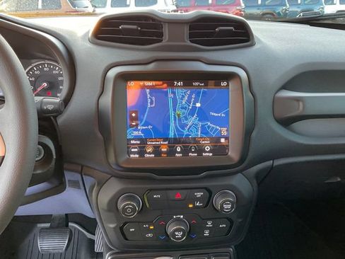 Used 2023 Jeep Renegade Latitude AWD/4WD image 24