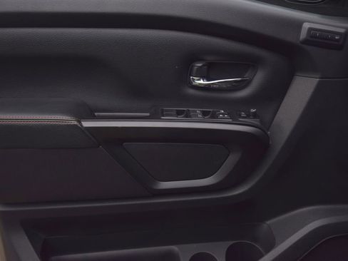 Used 2020 Nissan Titan PRO-4X w/ Pro-4x Convenience Package image 28