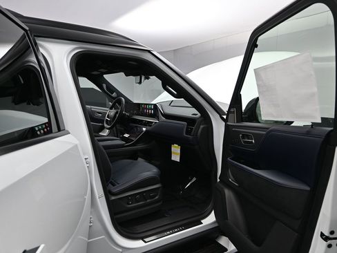 New 2026 INFINITI QX80 4WD w/ Sport Exterior Package image 17