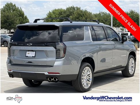 New 2026 Chevrolet Suburban Premier RWD image 4