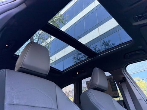 Used 2025 BMW X1 xDrive28i w/ Technology Package image 20