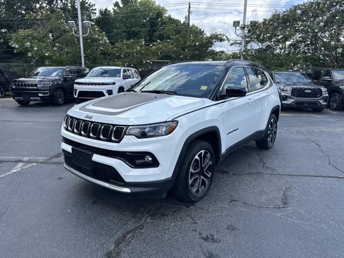 Used 2023 Jeep Compass Limited w/ Sun and Sound Group AWD/4WD image 5