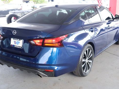 Used 2022 Nissan Altima 2.5 SR FWD image 5