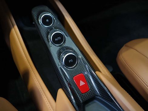 Certified 2021 Ferrari F8 Tributo image 33