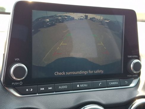 Used 2020 Nissan Sentra SV FWD image 25