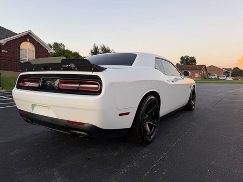 Used 2019 Dodge Challenger SRT Hellcat w/ Laguna Leather Package RWD image 8