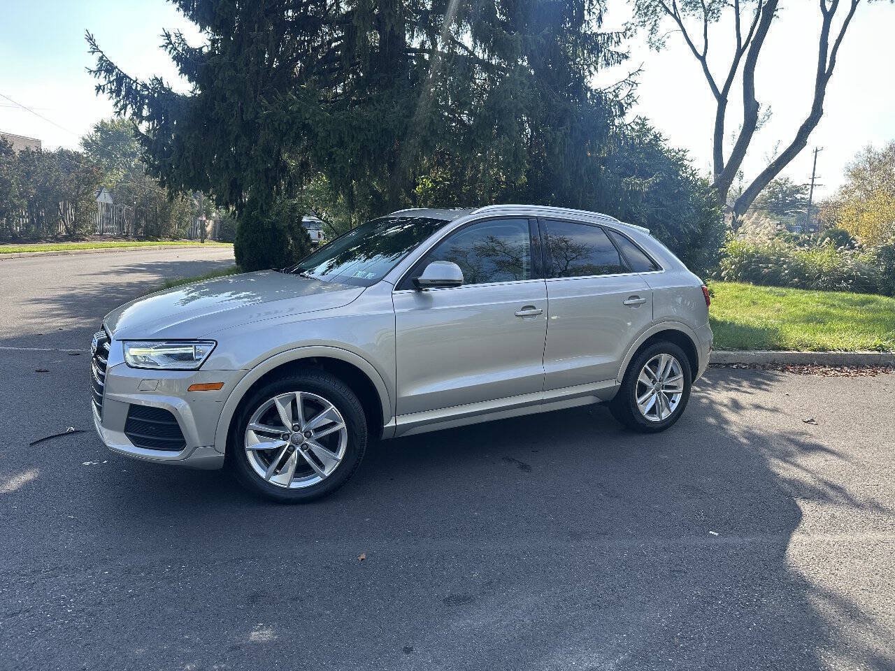 Used 2016 Audi Q3 2.0T Premium Plus w/ Technology Package AWD/4WD image 4